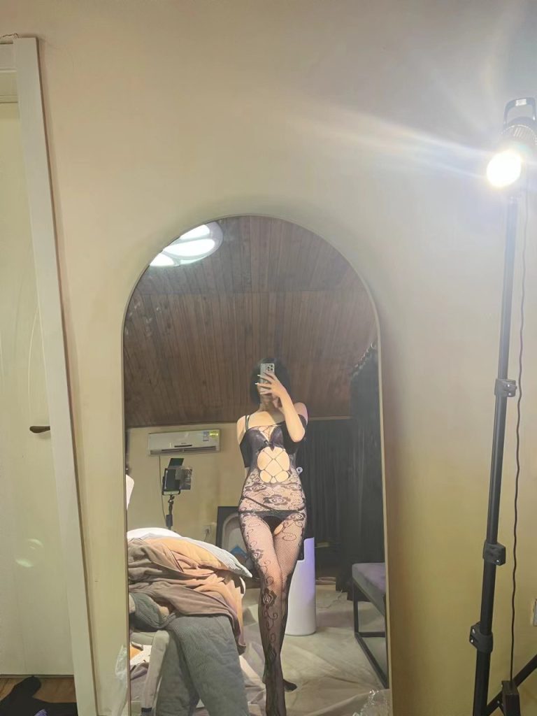 【虎牙 嘉映南风】土豪私发定制大尺度 露比【3V】【50.9M】