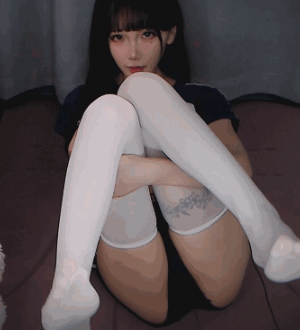 【斗鱼直播】 溪子 大尺度全裸水晶棒自慰福利视频【19V】【1.62G】