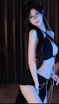 虎牙 张爱玲-11 开火车等骚舞+调教女奴肉便器等剧情【8V】【3.71G】