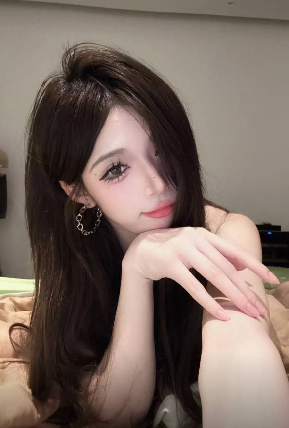 抖音 李熙 顶级颜值身材 露脸露点 裸舞 目前最大尺度【2V】【202M】