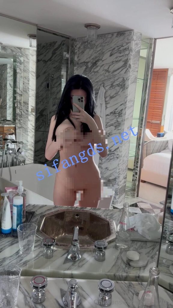 【抖音福利】1oW粉模特李妍雨（yonu1201）裸体初次曝光，大奶【9V】【108M】