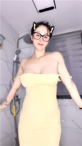 快手主播大财财啊 高能定制大奶裸舞热情摇乳 疯狂插穴爽翻【65V】【2.1G】