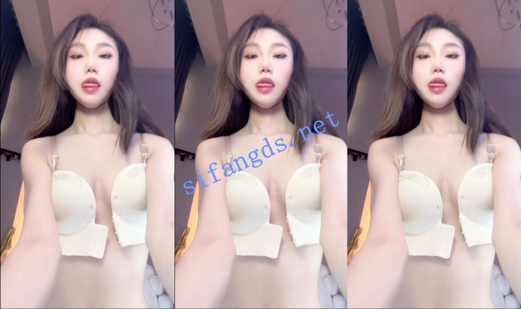 【花椒】筱玉 玉曼曼 顶级颜值 漏三点 裸舞掰逼【2V】【398M】