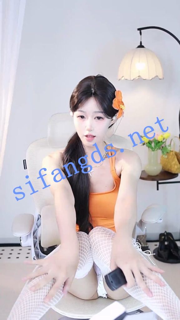 ⭐【时光直播 畅聊】S36 擦边大尺度露内性感骚舞【82V】【6.18G】