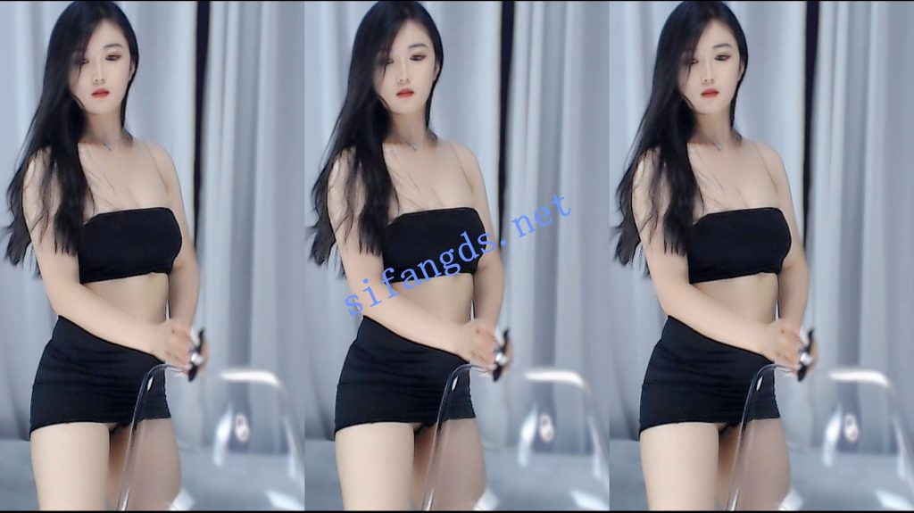 【网易CC】小兮妮 丁字裤露鲍 定制【1V】【158M】