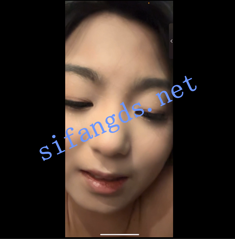 【抖音巨乳】小熊软糖 温可儿 百万粉全裸一对一道具插逼【4V】【924M】