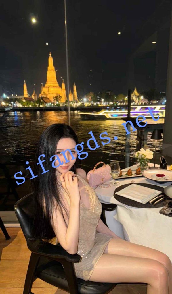 抖音 魔人布欧 35万粉 顶级美女 美腿 足交阳具【11V】【303M】