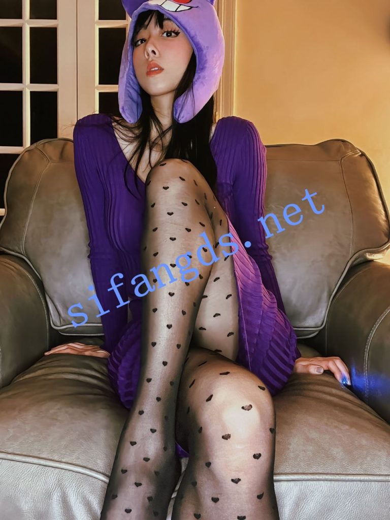 抖音 最讨厌妞约下雨 25万粉 美腿 撸管 足交 乳交 夹射精【8V】【220M】