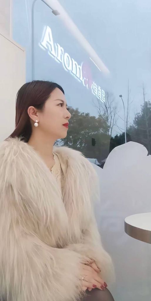 抖音 好运连连 良家丝袜高跟熟女 一对一 目前最大尺度【1V】【83M】