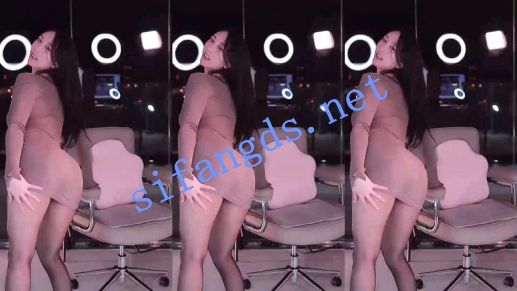 斗鱼 小小玉酱-16 巨乳 露半奶 抖胸舞 走光露底 白浆乳沟【7V】【358M】