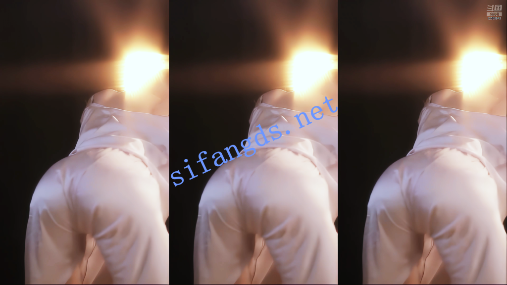 【斗鱼】小美佳，9月最新擦边骚舞12V，4K精选【12V】【1.11G】