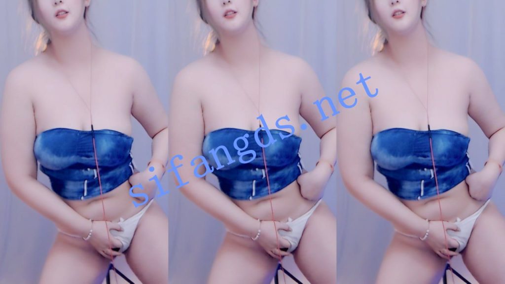 【CC直播】 卡戴珊麻雀 超绝版定制 抖大奶乳摇裸舞【7V】【561M】