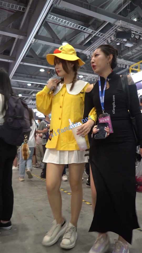 【永久专享】【xxn-156】游戏展台两位模特..蕾丝粉内..窄内塞了好几张纸【3V】【1.5G】