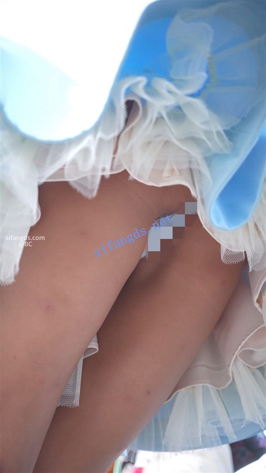 (BC-SSS-090)吊带公主裙姐妹..半蹲拍照被CD..竟然都穿丁字裤【1V】【959M】