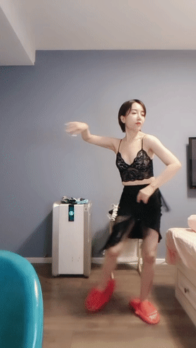 ⚫️舞蹈老师~【拉丁舞美人鱼】 全裸~激情拉丁舞~道具自慰~【4V】【10.2G】