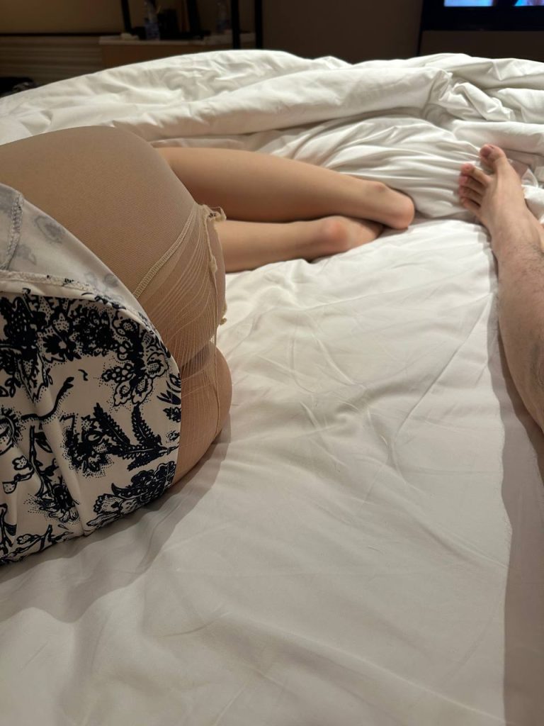 推特 缘为冰 自入门槛，170舞蹈生美腿丝袜冷白皮女神，叫声淫荡【87V】【2.55G】