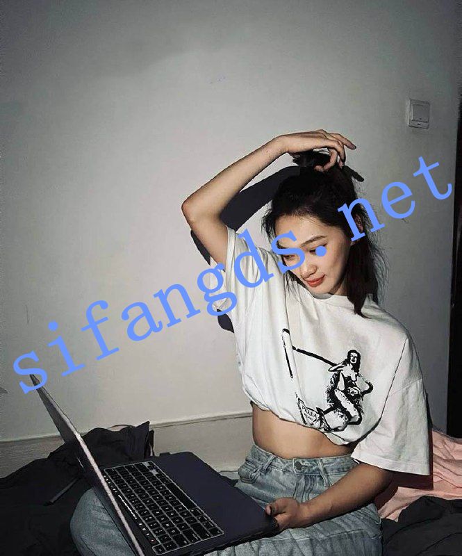 抖音 小小松菜莱 短剧演员 露脸露点 阳具自慰 掰开B特写【2V】【332M】