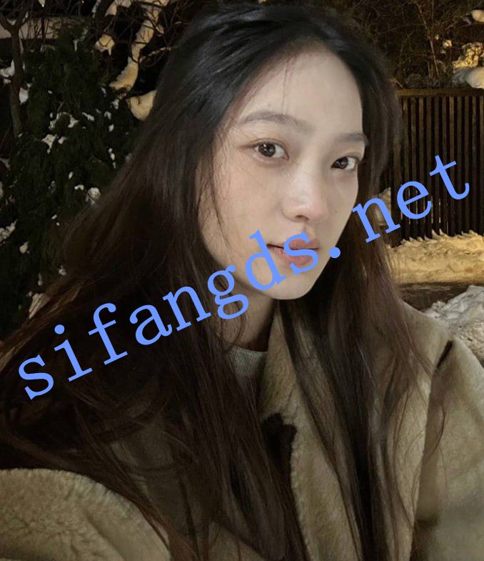 抖音 小小松菜莱 短剧演员 露脸露点 阳具自慰 掰开B特写【2V】【332M】