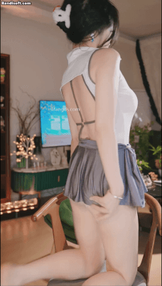 【漂漂 甜不乖】超美女神 极品巨乳 抖奶露内裤骚舞 情趣【24V】【1.54G】