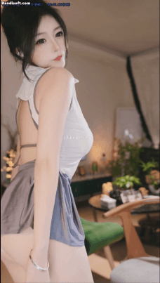 【漂漂 甜不乖】超美女神 极品巨乳 抖奶露内裤骚舞 情趣【24V】【1.54G】