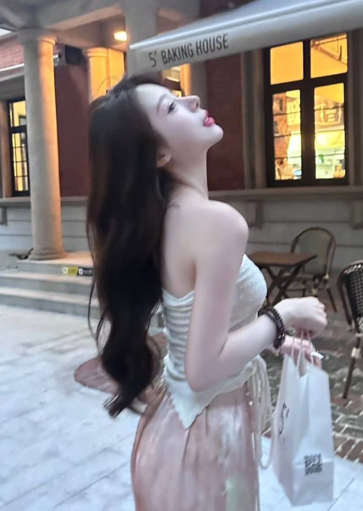 推特 小怪兽E 自入门槛，超强约炮博主，约啪各类天花板身材女神，小红书网红，推特网红，长腿模特【21V】【859M】