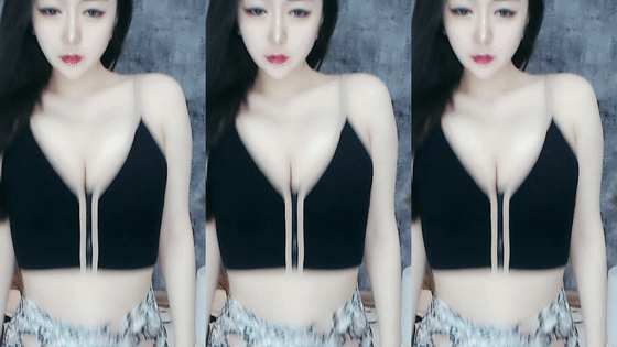 【网易CC】小燃燃，高价定制露脸，明星颜值，火辣身材【15V】【5.84G】