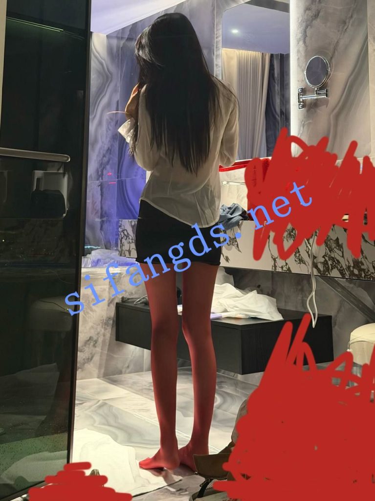 花臂约啪大神【身高两米的香菜】11月最新福利【20V】【647M】