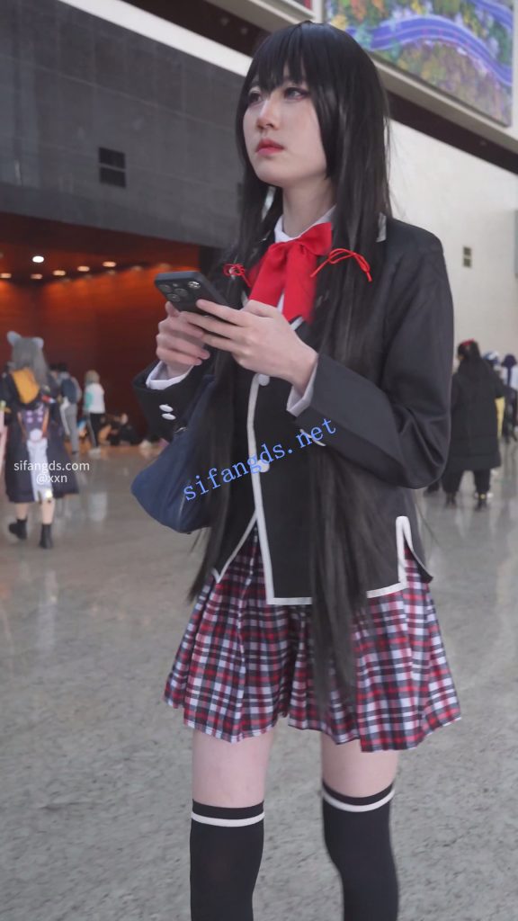 【永久专享】【xxn-325】一箭双雕两位cos小姐姐..内裤中间尿湿了侧面露毛【1V】【708M】