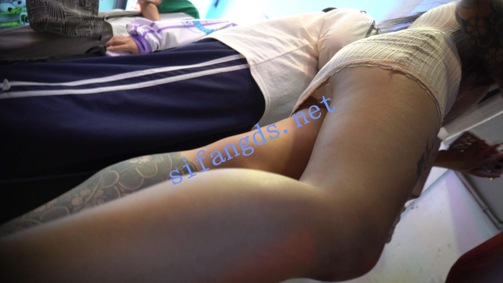 【永久专享】（空城原创）恨天高包臀裙纹身小姐姐，干净白N包裹肥臀【1V】【597M】