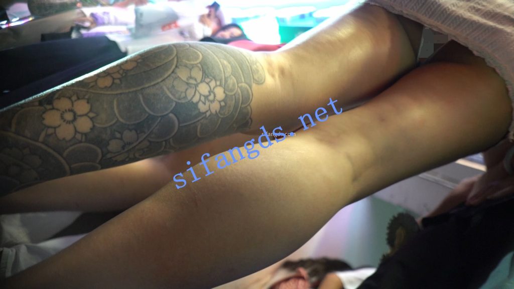 【永久专享】（空城原创）恨天高包臀裙纹身小姐姐，干净白N包裹肥臀【1V】【597M】