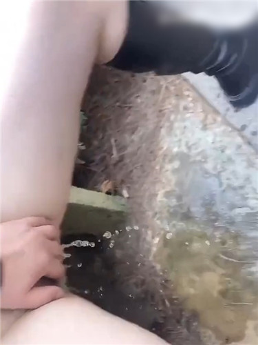 推特呲尿大比拼 各种妹妹放尿给你看 户外露出刺激第二期【219V】【1.37G】