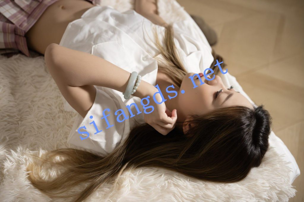 【大学生私房拍摄】神仙颜值学妹三点全漏6【4V35P】【1.71G】