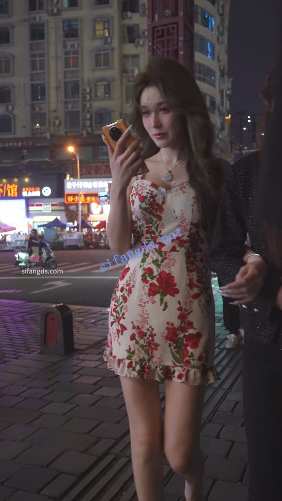 【永久专享】(BC-AA-584)花裙长腿175网红下播去喝酒..透明高跟微透白内【1V】【362M】