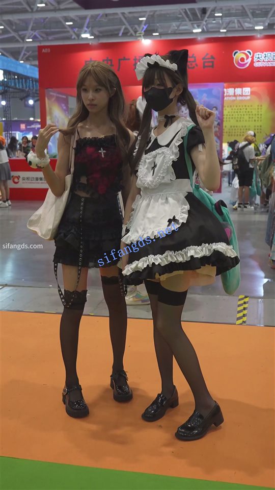 【永久专享】【xxn-311】双马尾萝莉女仆..黑丝吊带袜..粉内正面露黑色【1V】【222M】