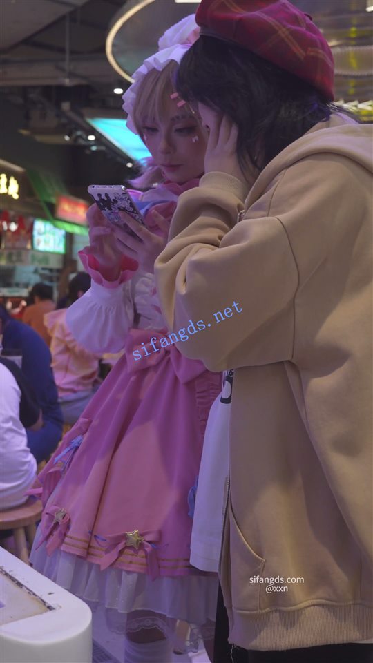 【永久专享】【xxn-315】第五人格cos萌妹拍抖音..蕾丝边黄内+桌下视角【1V】【1.31G】