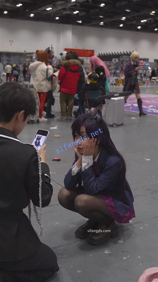 【永久专享】【xxn-316】两位制服jk猫耳cos美女..黑丝花内对着镜头弯腰【2V】【1.02G】