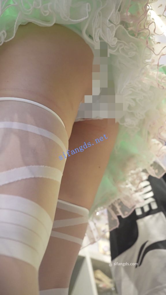 【永久专享】(BC-AA-590)双马尾蕾丝裙小学妹..弯腰CD蕾丝边内裤看镜头了【1V】【458M】