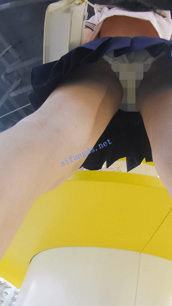 【永久专享】『D·D』-212-粉衣JK，长腿学生妹，白内中间尿黄【1V】【689M】