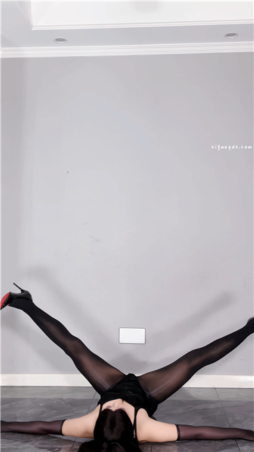 B站专业舞UP 小艾x艾 最新情趣高跟丝袜蹈定制骚舞4K原版【31V】【12G】