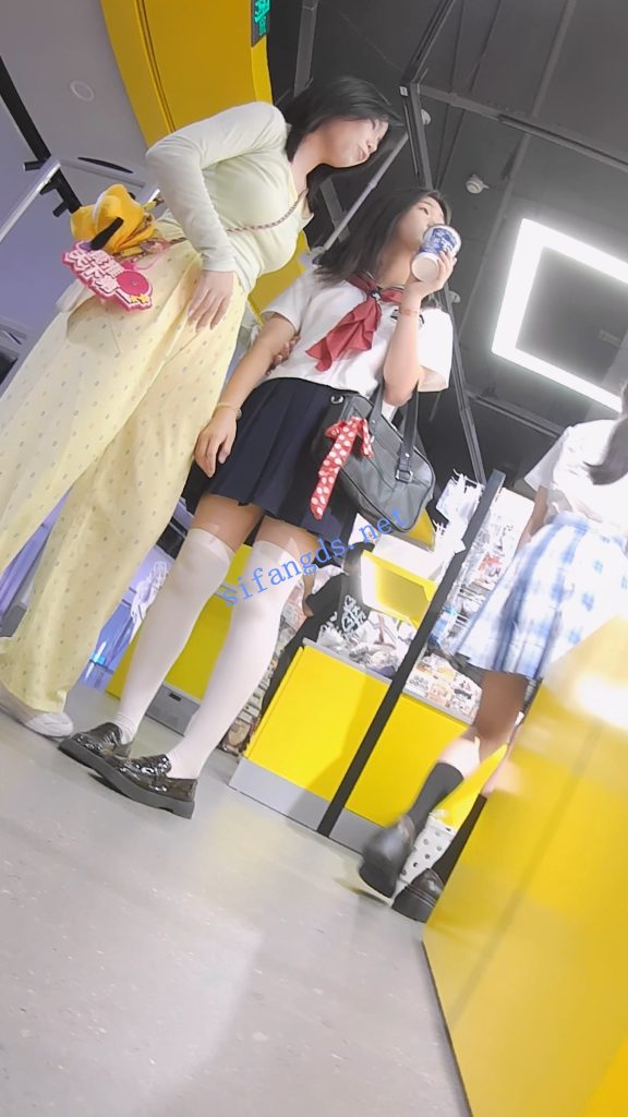 【永久专享】付模版『D·D』-205-水手服学生妹，半腿白丝，白窄内嵌入屁股【1V】【1.53G】【永久专享】付模版