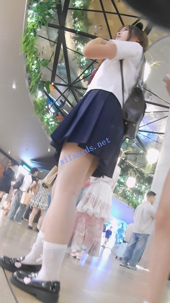 【永久专享】付模版『D·D』-205-水手服学生妹，半腿白丝，白窄内嵌入屁股【1V】【1.53G】【永久专享】付模版