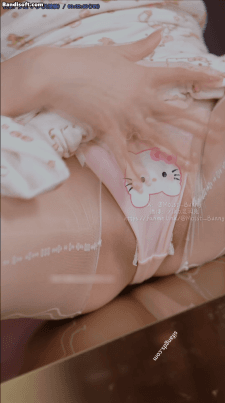 【B站 Yiko湿润兔 咬一口兔娘】11月作品 公主小妹 开档丝袜【127P1V】【1.26G】