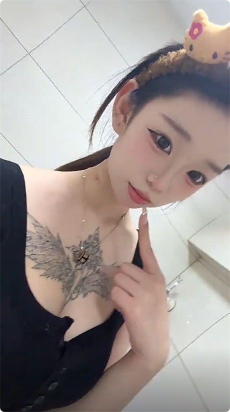 抖音 小姜姜 气质精神小妹 露点 自慰 掰开B特写【1V】【143M】
