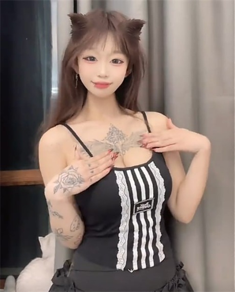 抖音 小姜姜 气质精神小妹 露点 自慰 掰开B特写【1V】【143M】