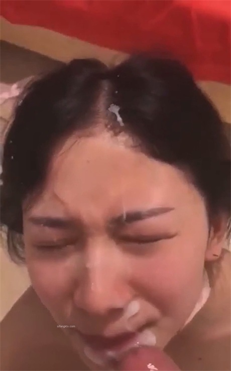 ❣️推荐❣️网易CC骚主播【静静妹妹】裸舞诱惑，跳舞赚不到钱下海做母狗，被大哥颜射，憋了多久射这么多【15V】【4.1G】