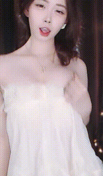 漂漂 啊美 高颜巨乳 露大半个奶 超强抖胸舞 抖成球 超弹【5V】【590M】