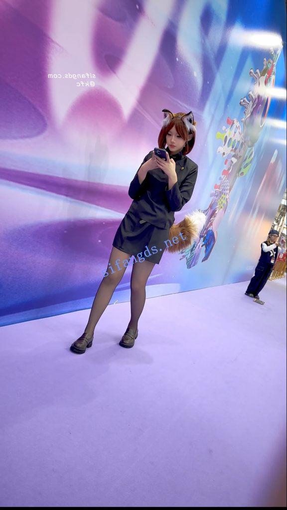 【永久专享】【KFC】OL制服COSER学生妹·薄款黑丝袜紫色内内前后CD【1V】【372M】