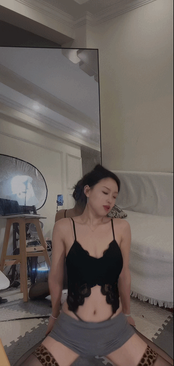 【快手福利】风骚御姐【蒋大爷重庆一支花】骚舞顶胯【10V】【1.13G】