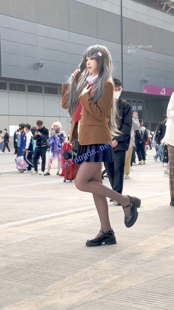 【永久专享】【KFC】超可爱萝莉麻衣学姐·黑丝白透内·男友拍脸我拍裙底【1V】【0.98G】