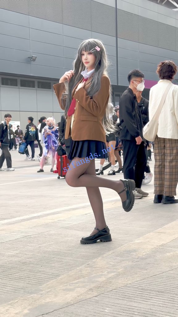 【永久专享】【KFC】超可爱萝莉麻衣学姐·黑丝白透内·男友拍脸我拍裙底【1V】【0.98G】